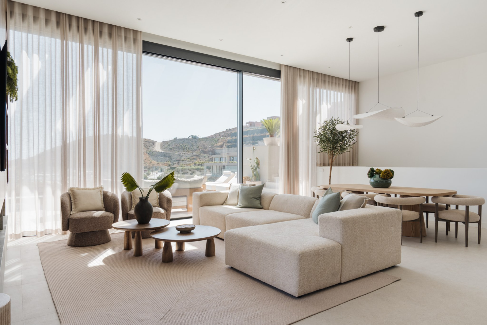 Lounge seating with mountain views